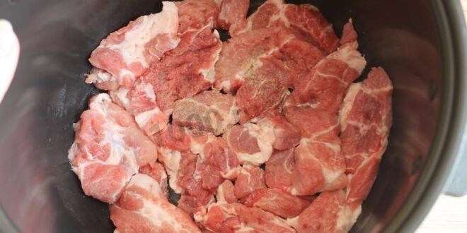 Рецепт мяса по-французски в мультиварке с картофелем