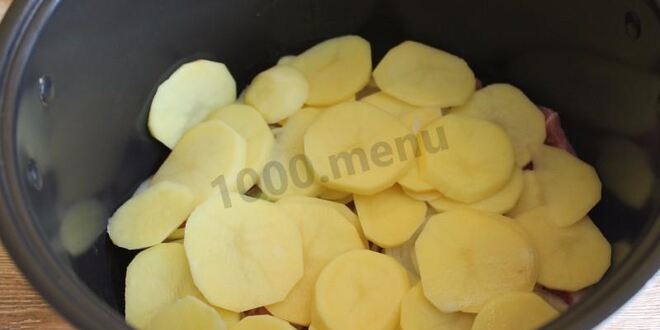 Рецепт мяса по-французски в мультиварке с картофелем