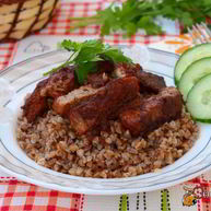 Рецепт Говядины тушеной с маринованным луком и томатом