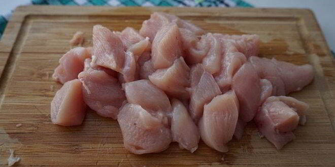 Рецепт куриного филе с сухофруктами и розмарином