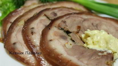 Рецепт Рульки запеченной с луком и чесноком