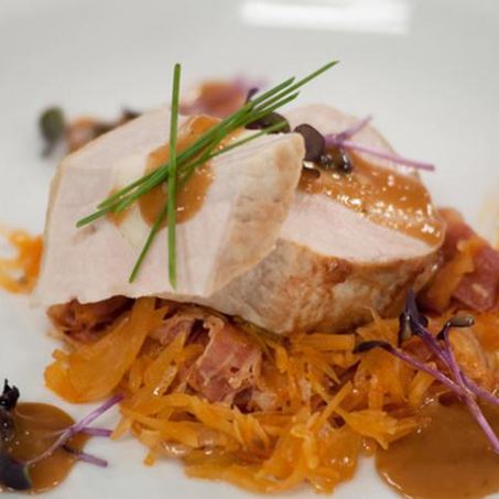 Рецепт Свиной корейки с тушеной капустой