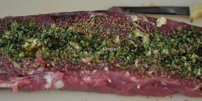 Рецепт свинины с начинкой из лука и чеснока