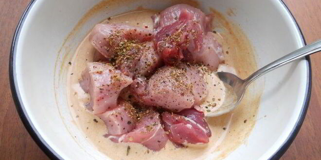 Рецепт свинины в сметанно-томатном соусе на пару