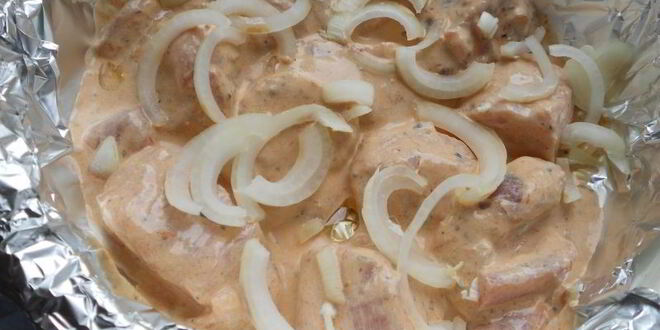 Рецепт свинины в сметанно-томатном соусе на пару