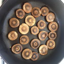 Рецепт Свинины, запеченой с грибами и помидорами