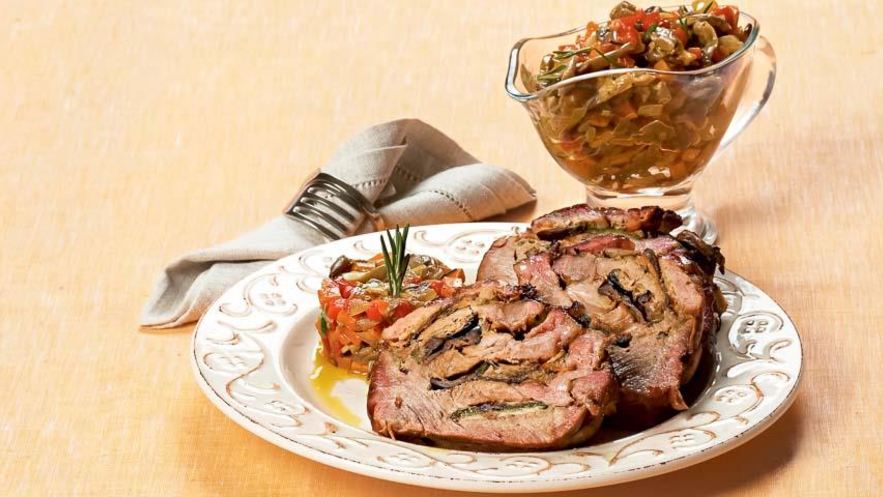 Рецепт запеченной в духовке шейка с овощами и грибным соте