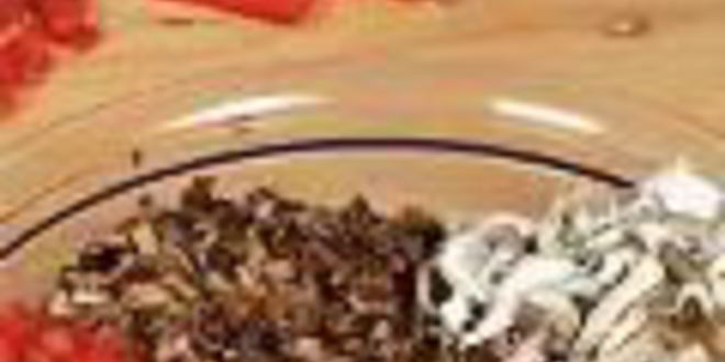 Рецепт запеченной в духовке шейка с овощами и грибным соте