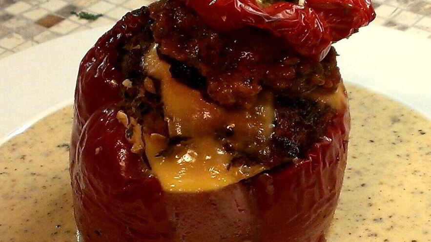 Рецепт фаршированного перца с томатным соусом