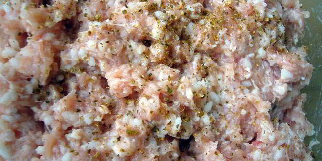 Рецепт фаршированных курятиной кабачки под овощной шубкой