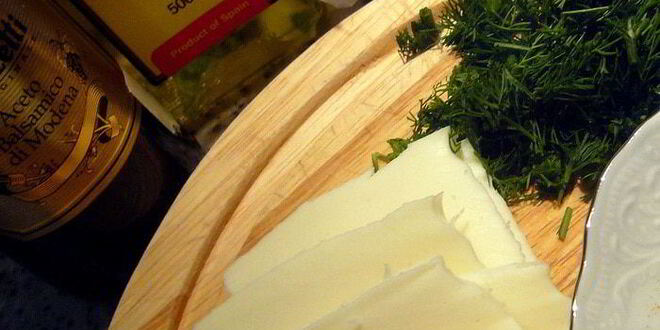 Рецепт фаршированных курятиной кабачки под овощной шубкой