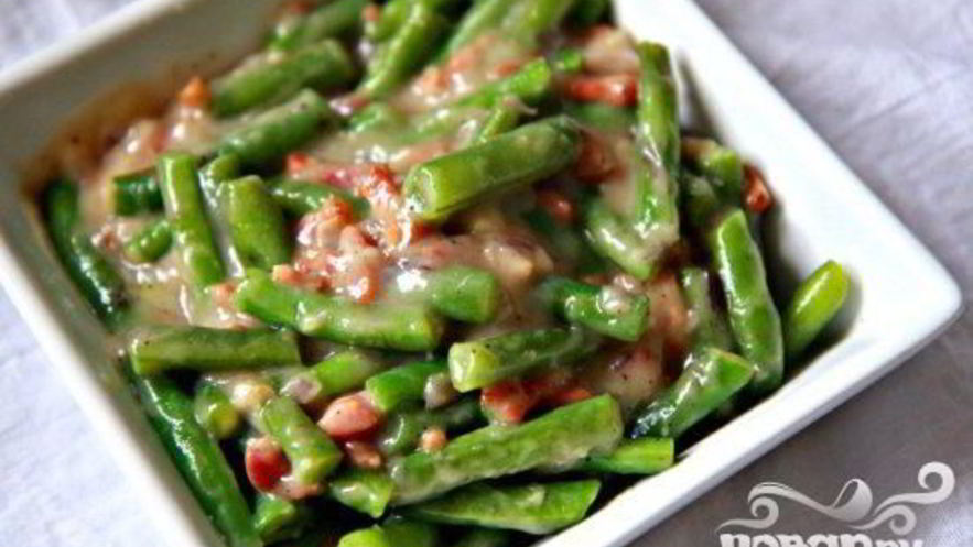 Рецепт фасоли с беконом и луком