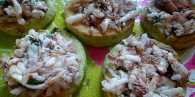 Рецепт кабачков с сайрой и помидорами