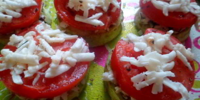 Рецепт кабачков с сайрой и помидорами