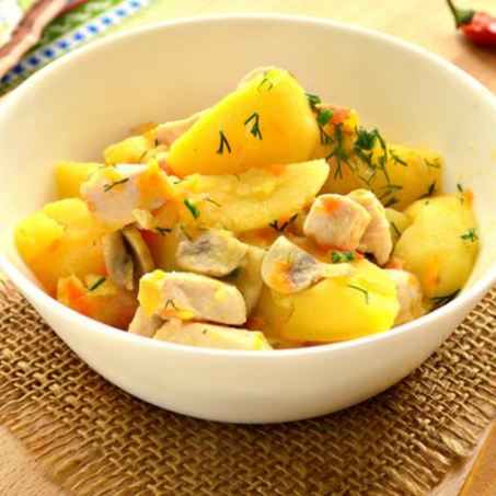 Рецепт Картофеля, тушеного с шампиньонами и курицей