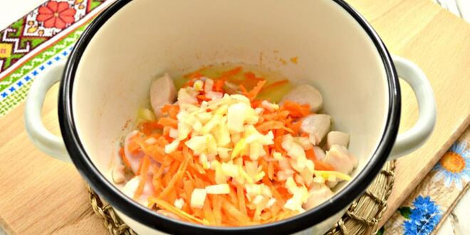 Рецепт картофеля, тушеного с шампиньонами и курицей