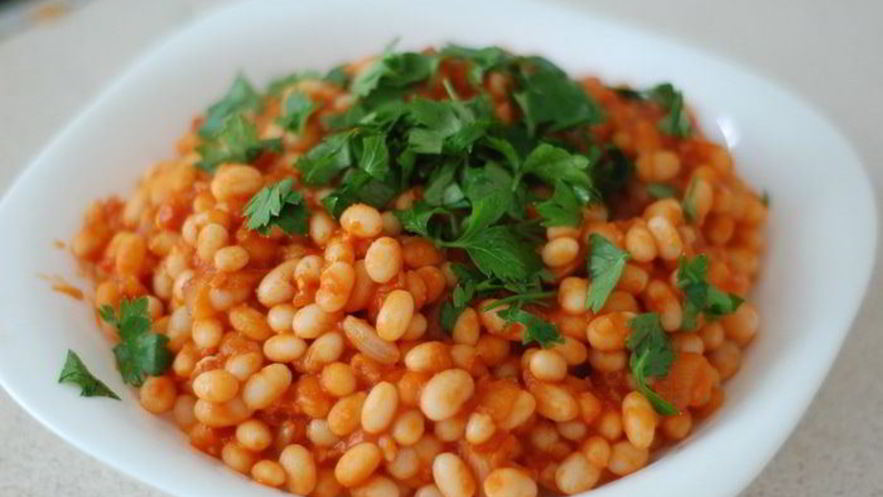 Рецепт печеной фасоли в томатном соусе