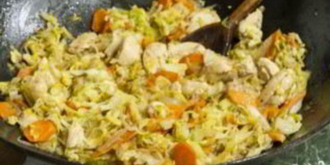 Рецепт тушеной капусты с куриной грудкой