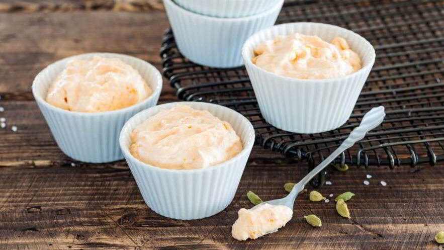 Рецепт воздушного сладкого картофеля с запеченными яблоками и кардамоном