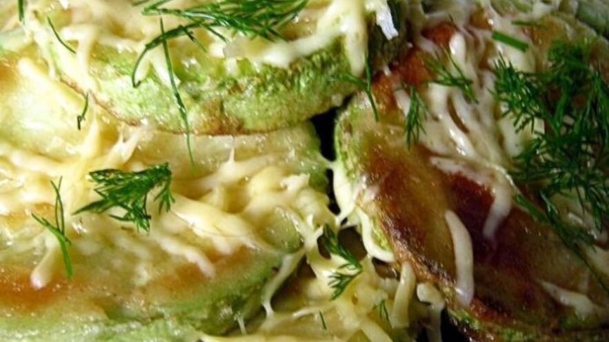 Рецепт жареных кабачков с сыром и чесноком