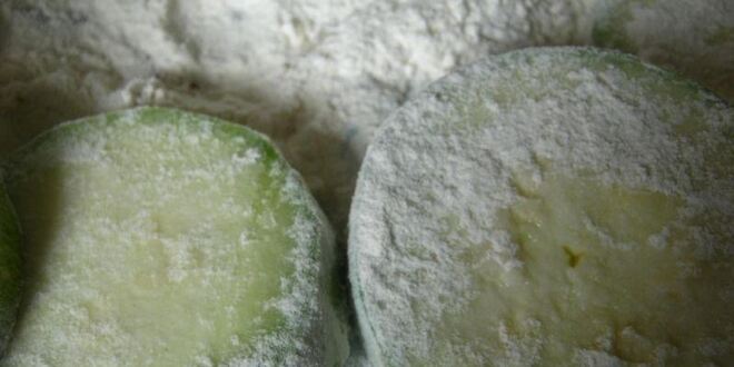 Рецепт жареных кабачков с сыром и чесноком