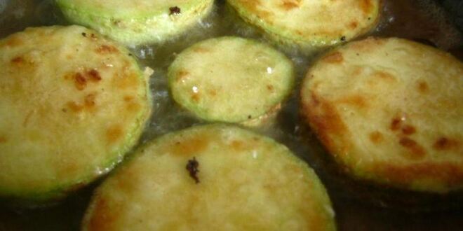 Рецепт жареных кабачков с сыром и чесноком