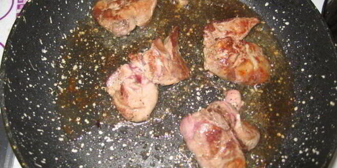 Рецепт конвертов с куриной грудкой, печенью и беконом