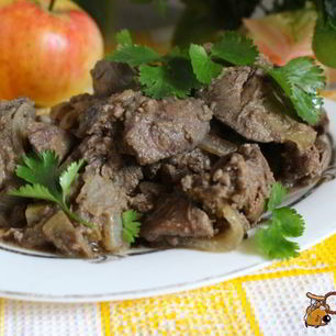 Рецепт Куриной печени с яблоками и луком