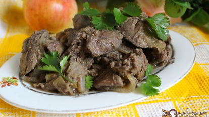 Рецепт Куриной печени с яблоками и луком