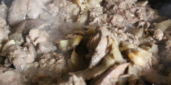 Рецепт куриной печени с яблоками и луком