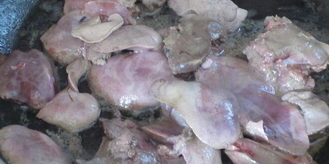 Рецепт куриной печени с яблоками и майораном