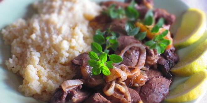 Рецепт куриной печени с яблоками и майораном