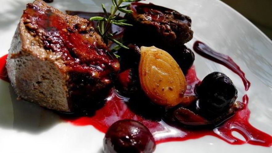 Рецепт печени с вишней и розмарином