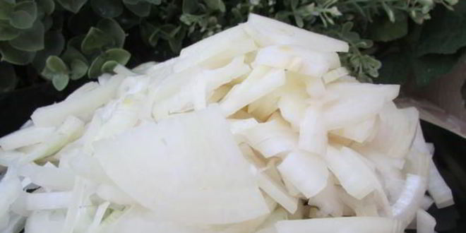 Рецепт печеночных шариков с жареным луком в фисташках