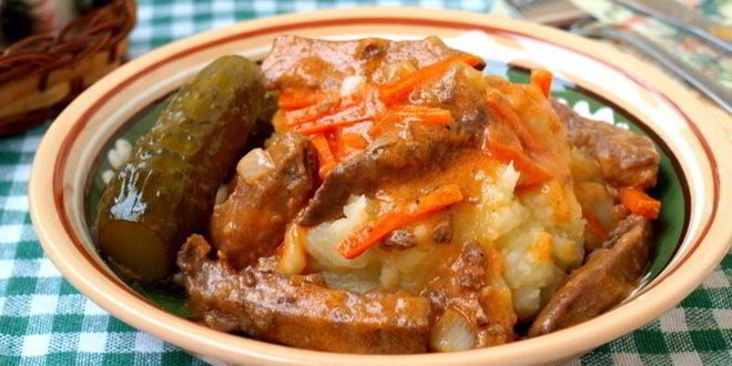 Рецепт свиной печени в сметанно-томатном соусе