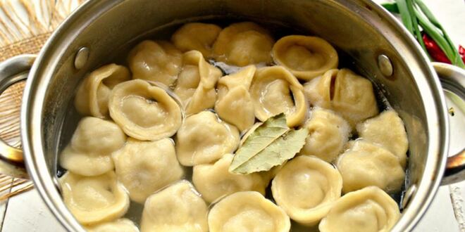 Рецепт мясных пельменей к праздничному столу