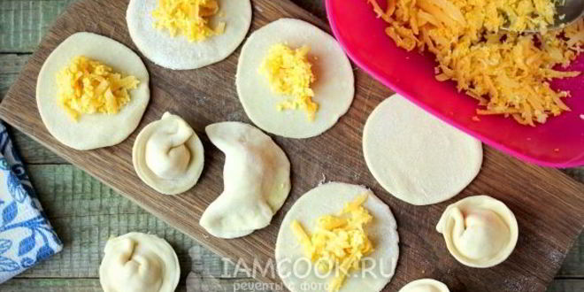 Рецепт пельменей с сыром
