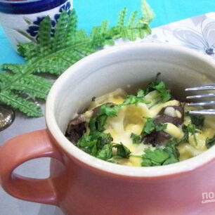 Рецепт Пельменей с вешенками в горшочках в микроволновке