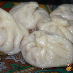 Рецепт Сочных хинкали с бараниной и базиликом