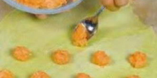 Рецепт зеленых пельменей с лососем