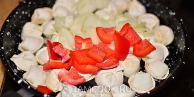 Рецепт жареных пельменей с сыром