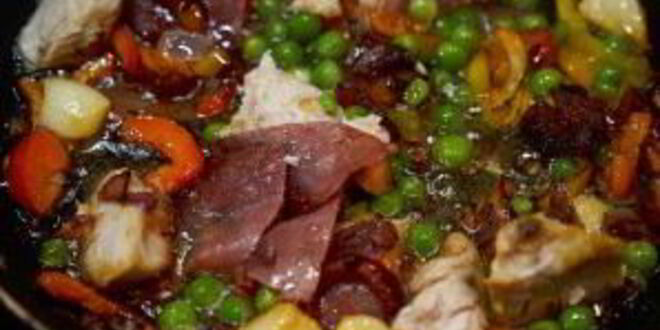 Рецепт паэльи с цыпленком и чорризо