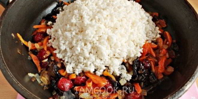 Рецепт постного плова с сухофруктами