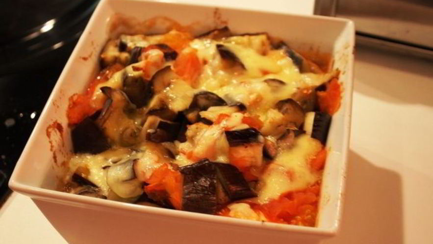 Рецепт простого теплого гарнира из баклажанов