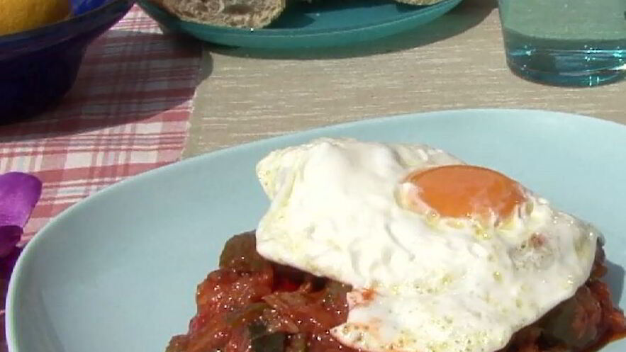 Рецепт испанского овощного рагу с яйцом