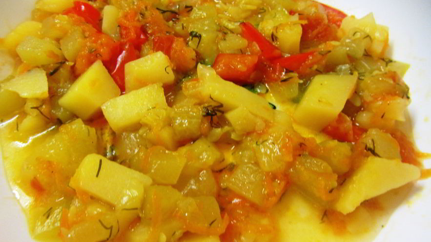 Рецепт летнего овощного рагу с картофелем в мультиварке