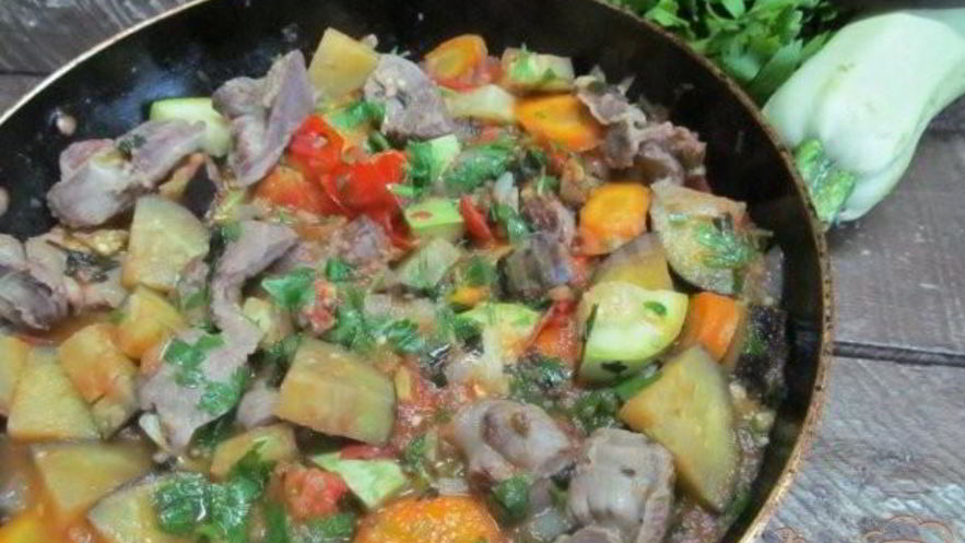 Рецепт овощного рагу с куриными желудками