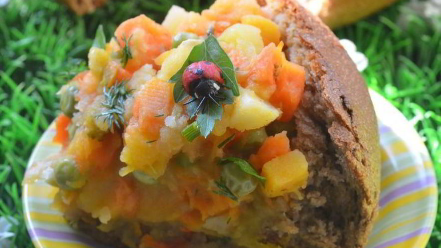 Рецепт овощного рагу в ржаном хлебе