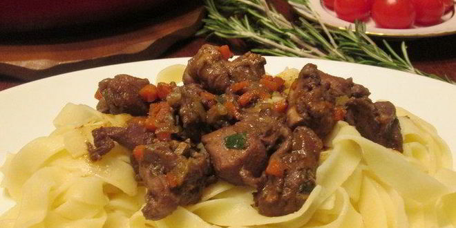 Рецепт рагу из кролика в вине с тальятелле