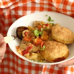 Рецепт Рагу из курицы с овощами и сырными булочками